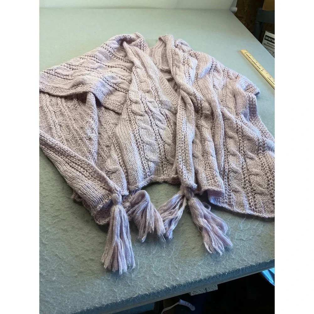 Lavender Cable Knit Shawl Wrap Tassel Detail One Size Boho Chic‎
